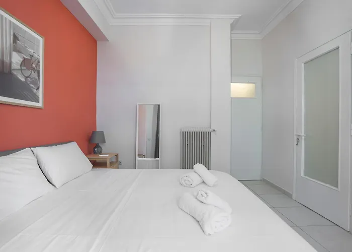Casa Vibrant - Colorful 2Br Apt With Balcony In Koukaki