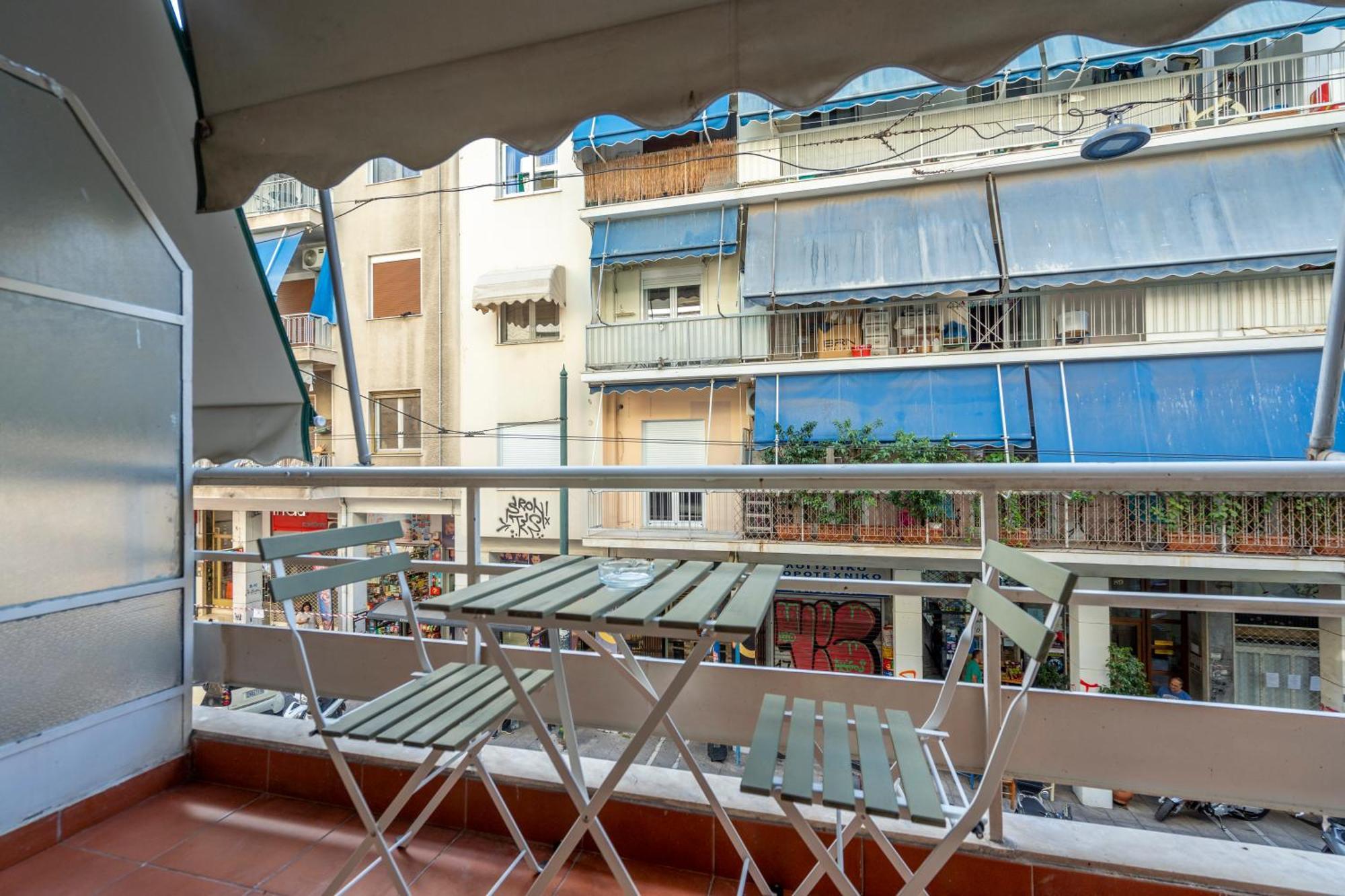 Apartment Casa Vibrant - Colorful 2br With Balcony In Koukaki Athens