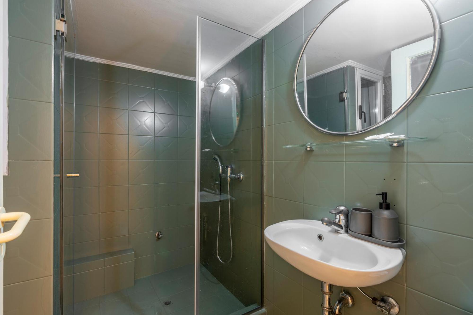 Casa Vibrant - Colorful 2br With Balcony In Koukaki Apartment