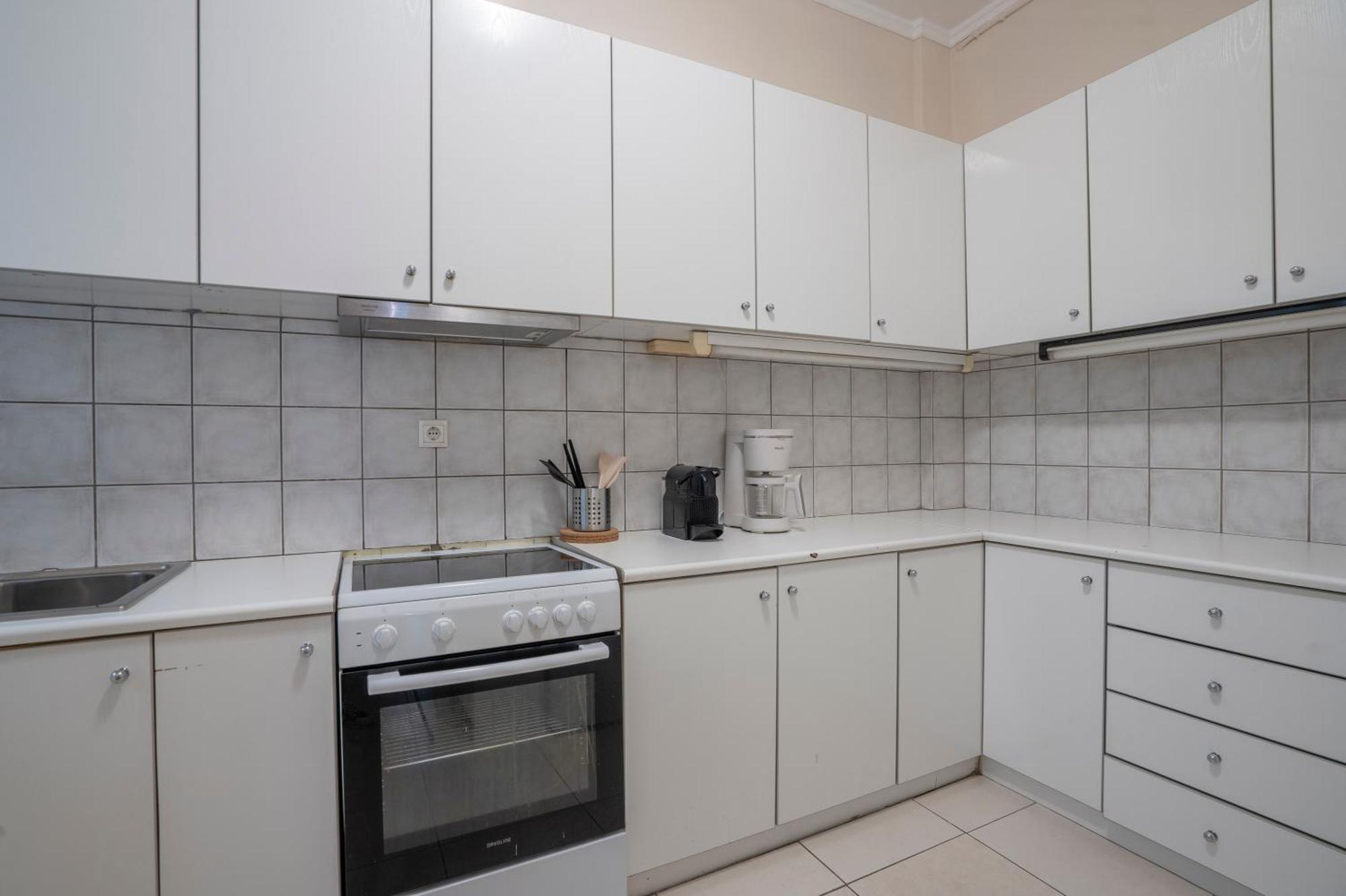 Apartment Casa Vibrant - Colorful 2br With Balcony In Koukaki Athens