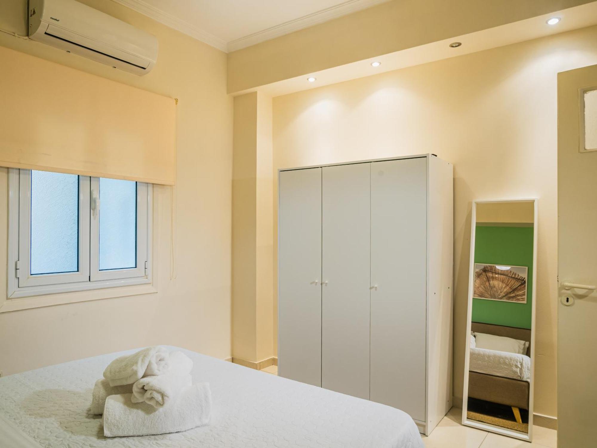 Apartment Casa Vibrant - Colorful 2br With Balcony In Koukaki